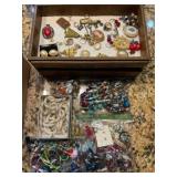 ASSORTMENT OF COSTUME/FASHION JEWELRY