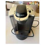 KEURIG COFFEE MAKER