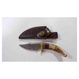 Damascus steel hunting knife with sheath