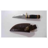 Damascus steel skinner knife with sheath