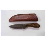 Damascus steel skinner knife with sheath