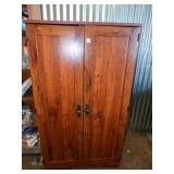 wood 2-door cabinet