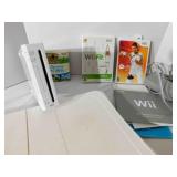 Wii 2006 Nintendo w/ Accessories