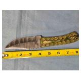 Bowie-style knife w/jimping on spine.