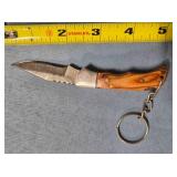 Lockback knife w/keychain. Wood handle.