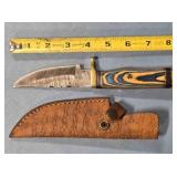 Straight blade hunting knife  w/guard.