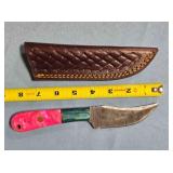 Trailing point knife w/jimping on spine.