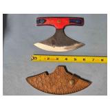 Ulu knife w/two-tone wood handle.