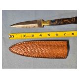 Spear point blade knife. Damascus steel.