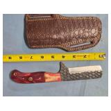 Sheepsfoot blade knife w/blade guard.