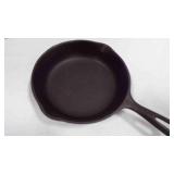 Vintage 8" Seasoned Wagner No.5 Cast Iron Skillet