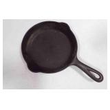 Vintage 6 1/2" Griswold Seasoned Cast Iron