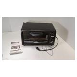 USED Black and Decker Toaster Oven Powers ON