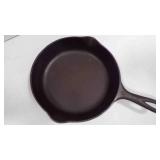 Vintage 9" Seasoned Wagner No.6 Cast Iron Skillet
