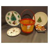 4 Holiday Style Christmas Plates One Wicker