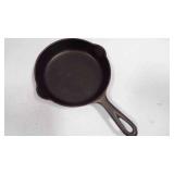 Vintage 6 1/2" Griswold Seasoned Cast Iron