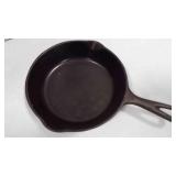 Vintage 8" Seasoned Wagner No.5 Cast Iron Skillet