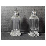 Salt & pepper shaker set. Candlewick pattern.