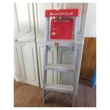 Louisville 4' Folding Ladder