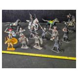15 Miniature figurines; Battle of Troy, Medieval