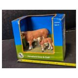 Hereford Cow & Calf; Big Country Toys