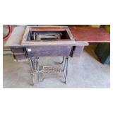 ANTIQUE SEWING MACHINE