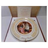 1973 AVON Betsy Ross Decorative Plate in Original