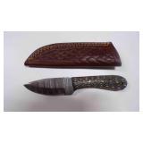 Spear Point Knife With Sheath