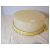 Vintage Tupperware Pie Taker