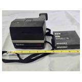 Polaroid Sun600 camera w/built-in auto flash