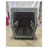 Plastic pet kennel