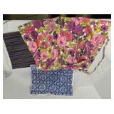 Floral half-apron w/pockets; 2 floral placemats