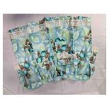 Floral half-apron w/lace trim