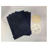 4 blue placemats (17ï¿½'x12ï¿½'); 2 doilies