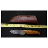 Spear Point Knife With Sheath