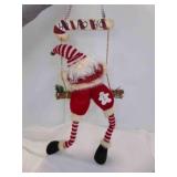 Hanging Santa Décor Swing Wall Hanger