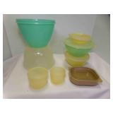 5 Vintage Tupperware Bowls 3 w/Lids & Microwave