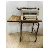 Vintage 1960s Royal 440 Manual Typewriter INCLUDES