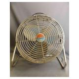 Lakewood 3 Speed Portable Fan - Powers ON