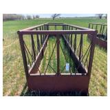 Steel hay feeder