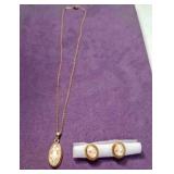 Vintage Shell Cameo Necklace Pendant Gold Tone