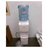 Primo Water Cooler-Powers on---Cools/Heats