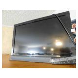 Vizio TV, 26' w/ remote