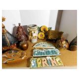 Decor - variety, some seasonal (1 box)