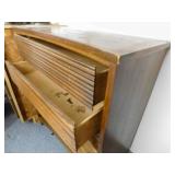 Wood Dresser, 5 drawer
