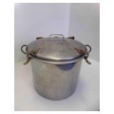 Vintage The Waterless Cooker Modern Model USA