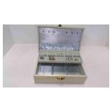 Vintage Jewelry Box w/Hinged Lid - Some Necklace
