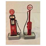 2 The Danbury Mint model vintage gas pumps