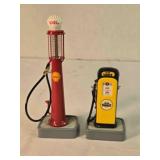 2 The Danbury Mint model vintage gas pumps