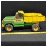 Metal Tonka dump truck, 13ï¿½", windshield is out